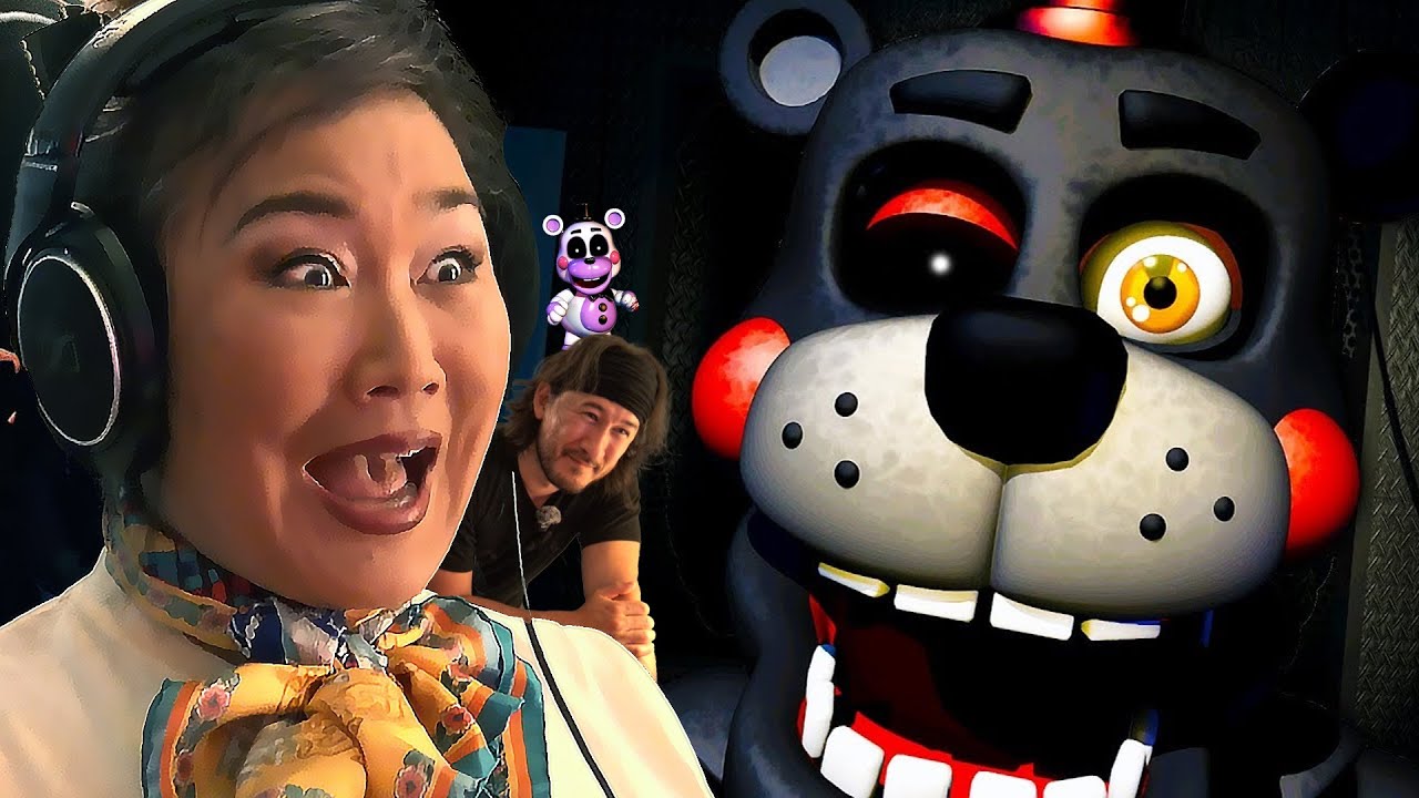 My Mom Plays Five Nights at Freddy’s: Pizzeria Simulator