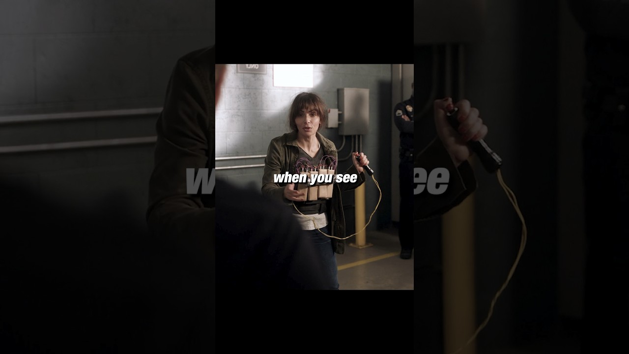 Teaches newcomers how to behave in such a situation😏 #movie #series