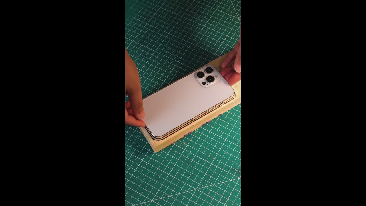 The perfect phone case with sand accents