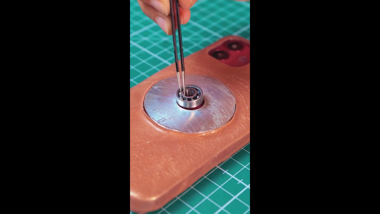 How to make a vinyl-themed phone case 📱