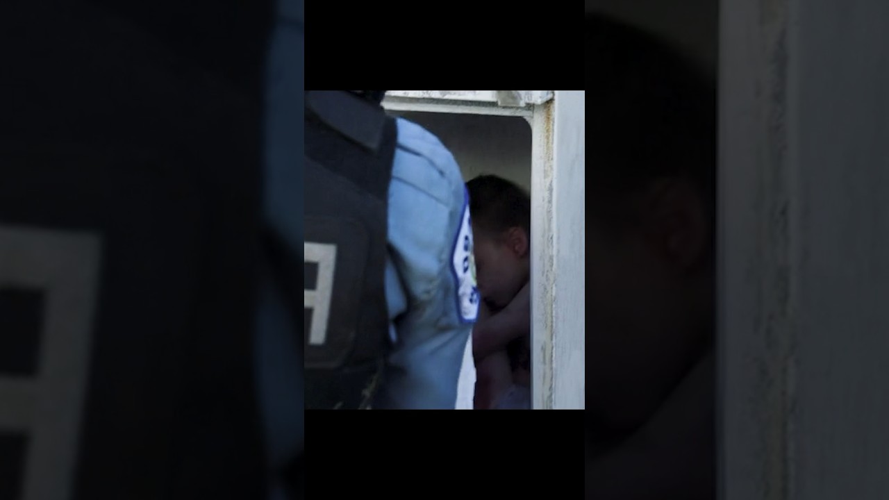 She accidentally found the body of a missing boy😨😔 #movie #series