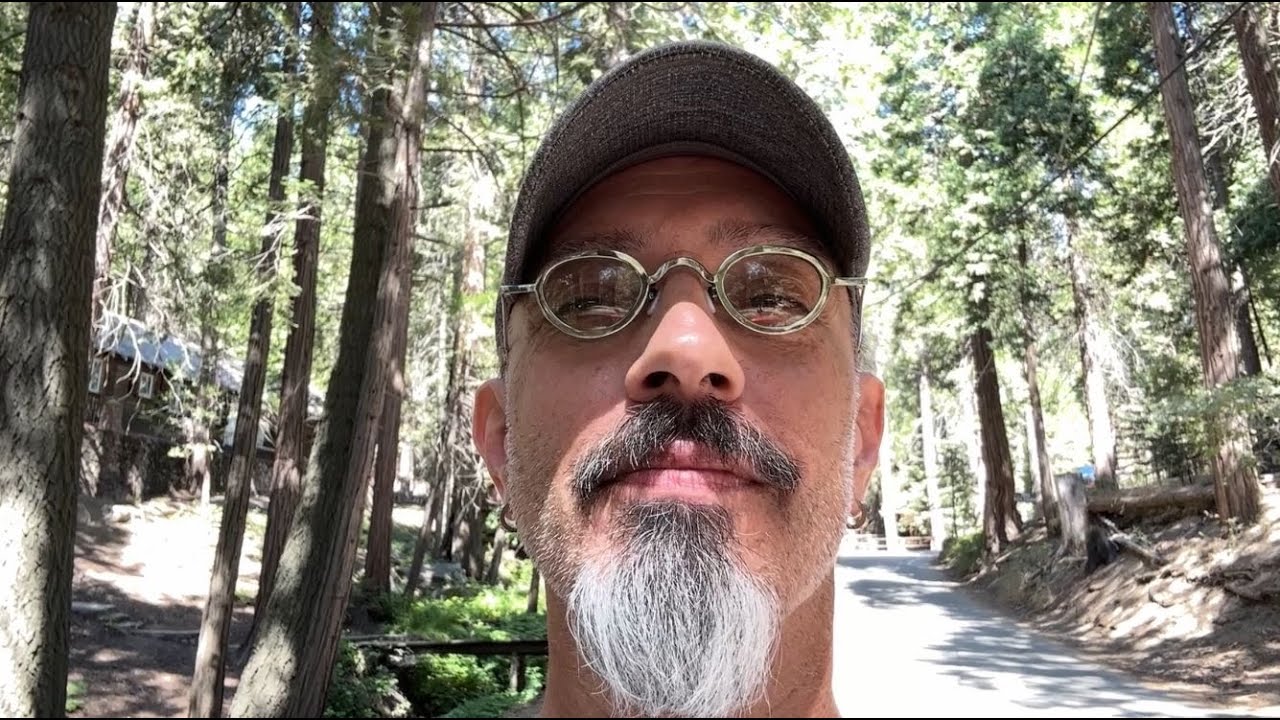 8 DUMB WAYS Retirees Blow Their Savings