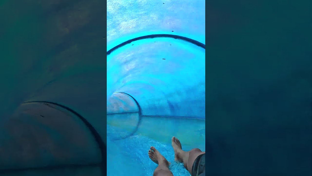 Blue Tube 🐟 Water Slide 💦 at Aquafollie Caorle Venezia 🇮🇹