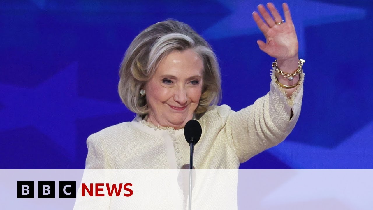 DNC: Hillary Clinton tells Democrats Kamala Harris ‘writing a new chapter’ | BBC News