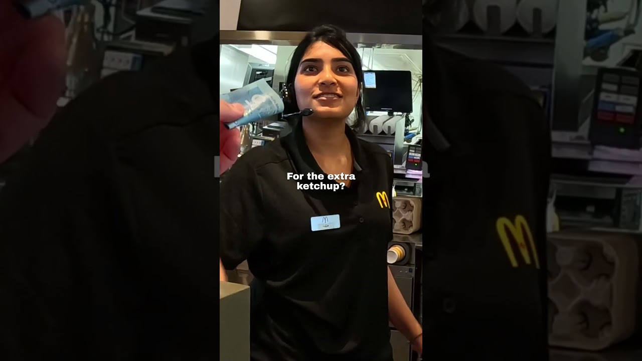 I bought a cheeseburger with 1,000 packets of ketchup 🥺❤️