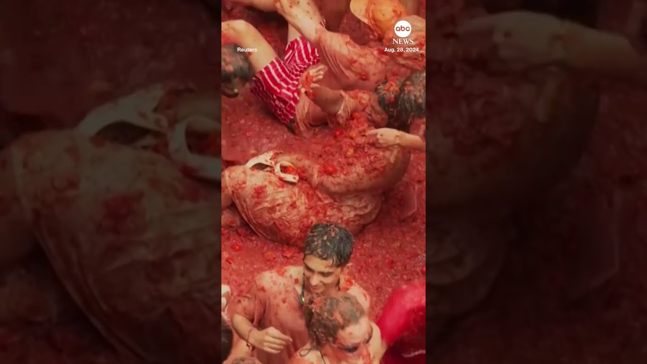 Revelers throw tomatoes in Spain’s La Tomatina festival