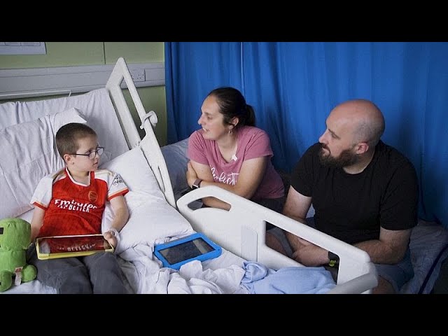 Robot-assisted kidney surgery performed for the first time on UK child