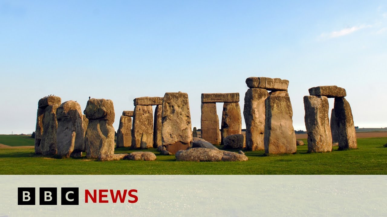Scientists ‘shocked’ at new Stonehenge discovery | BBC News