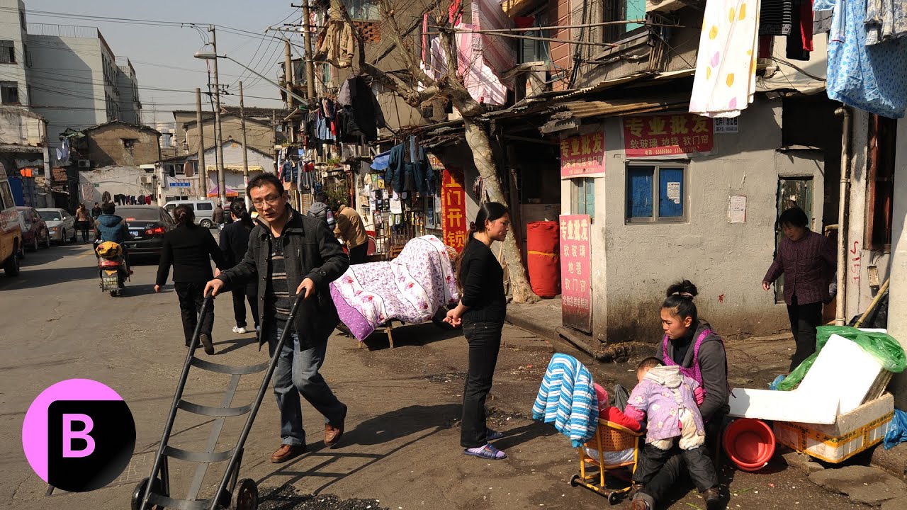 China to Give Cash Handouts to the Poor in Rare Use of Aid