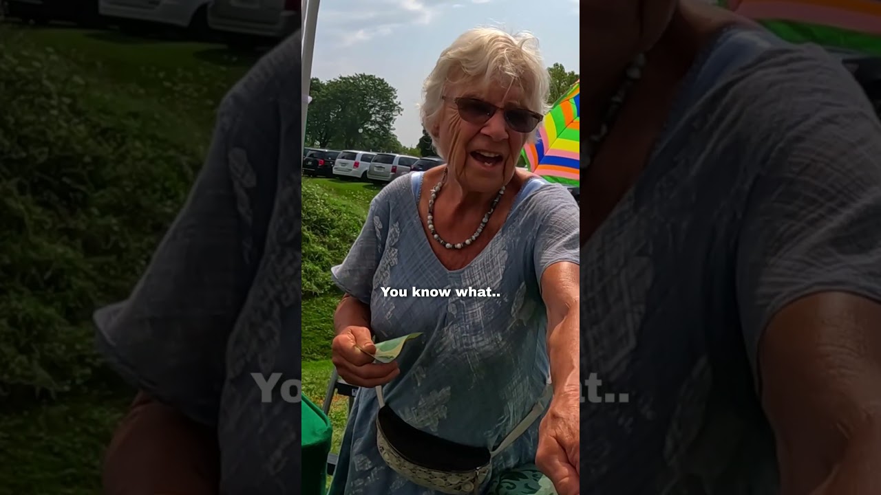 I bought this flower and THIS happened 🥺❤️