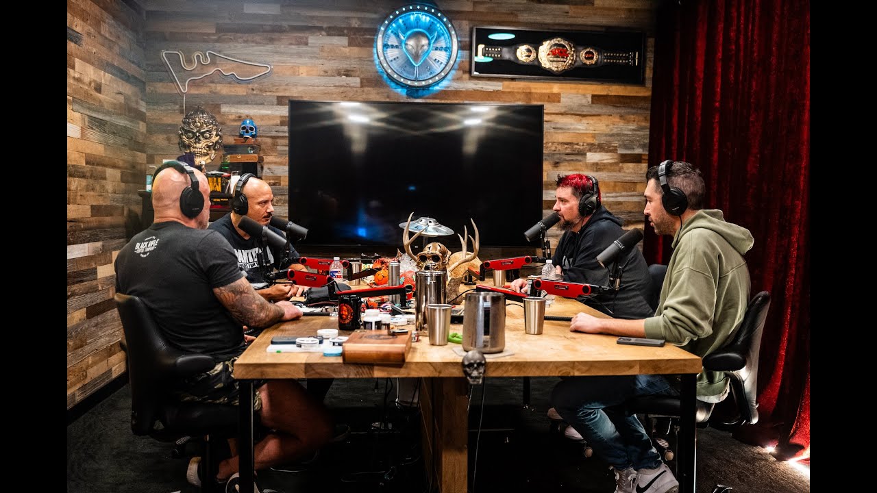 Joe Rogan Experience #2205 – Legion of Skanks