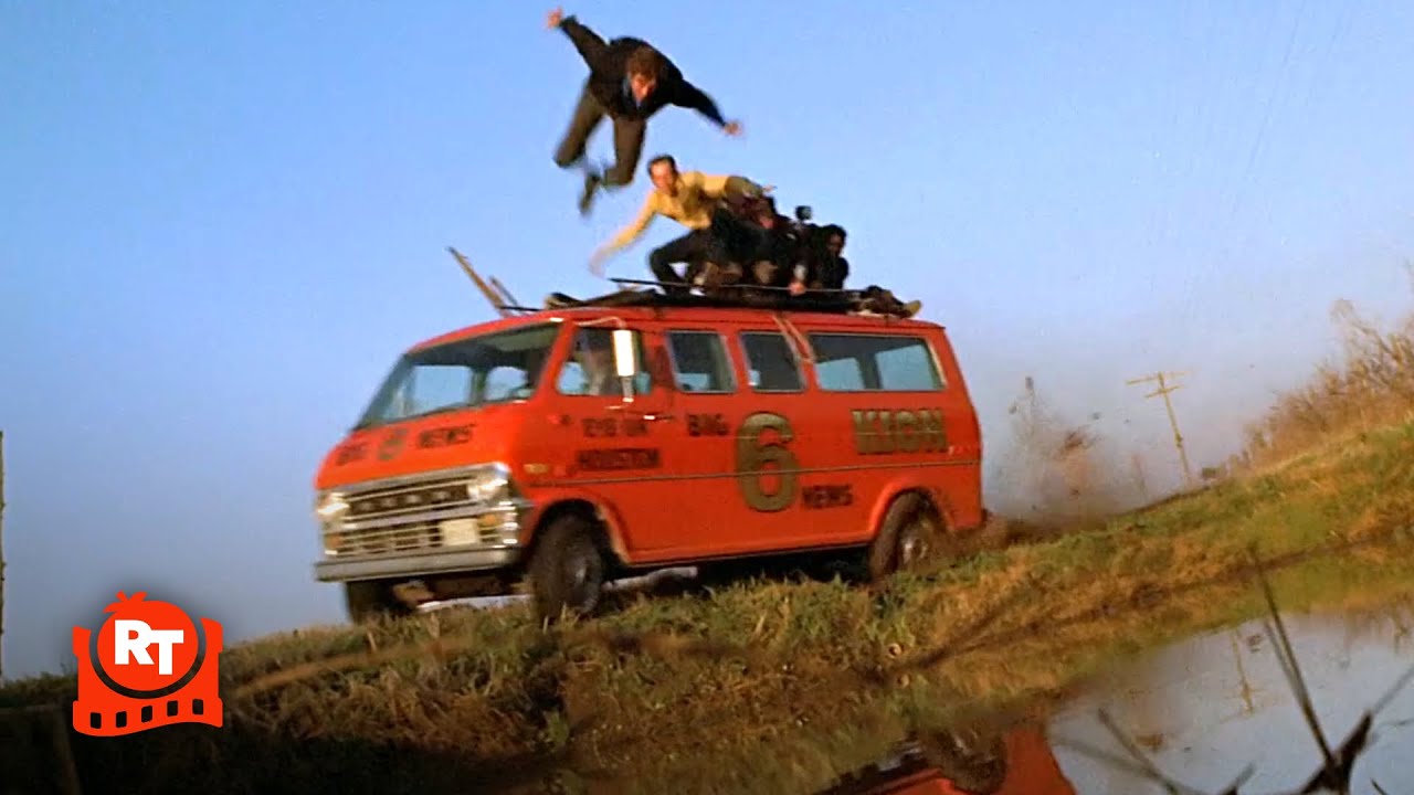 The Sugarland Express (1974) – News Van Crash Scene | Movieclips