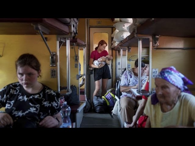 War in Ukraine: Hundreds evacuate, but some remain hesitant to leave their homes
