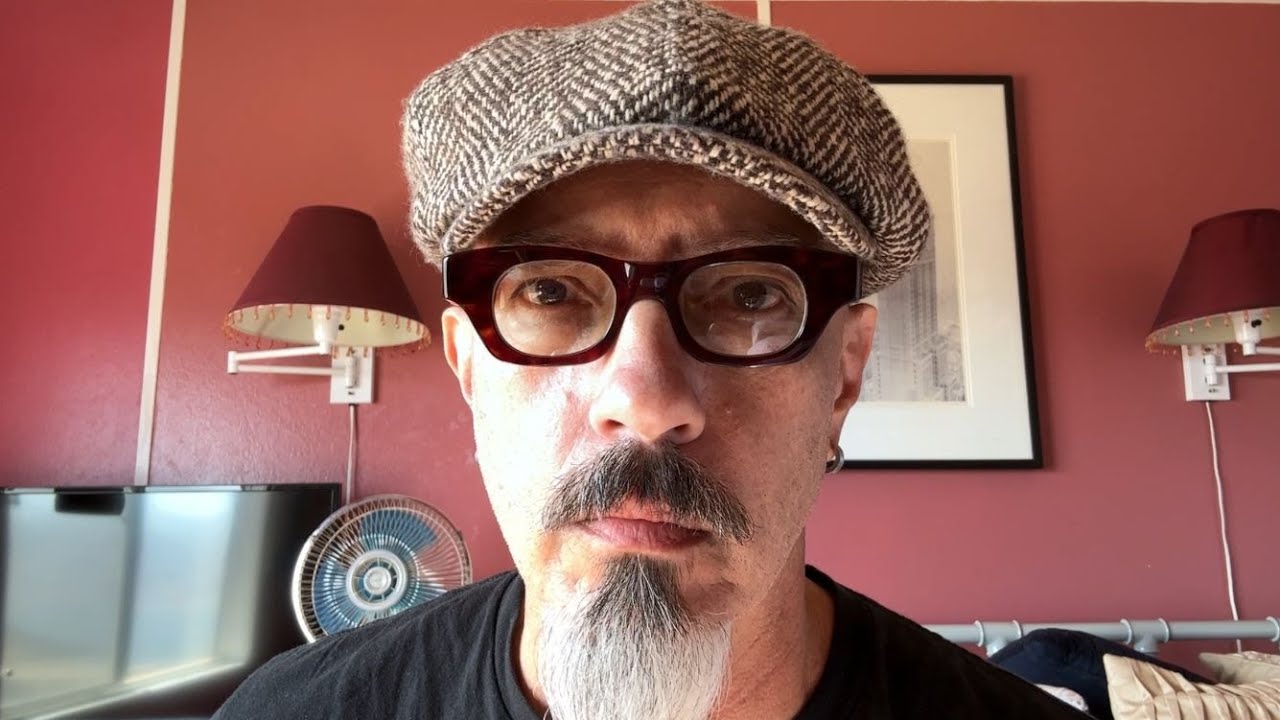 A TRUE Halloween Story : My Friend The Serial Killer