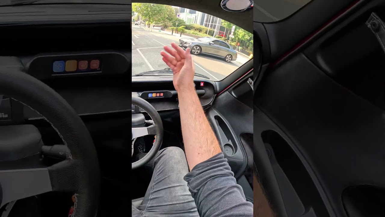 Driving the Microlino round London 😍