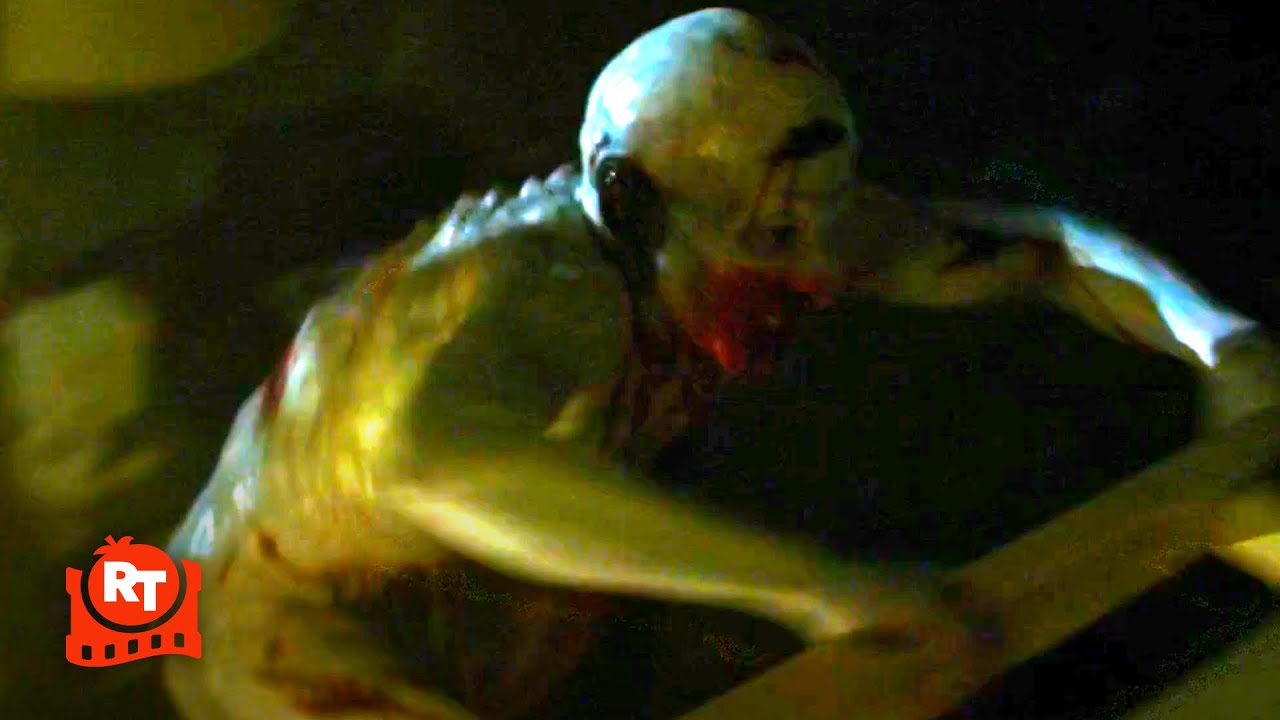 Extinction (2015) – We’re Not Alone (This Was SCARY!) Scene | Movieclips