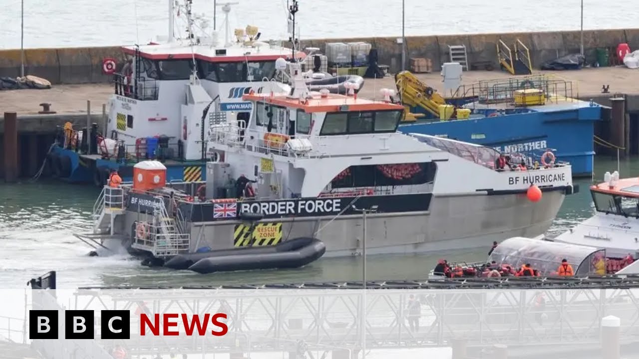 Four migrants including child die in English Channel crossing attempt | BBC News