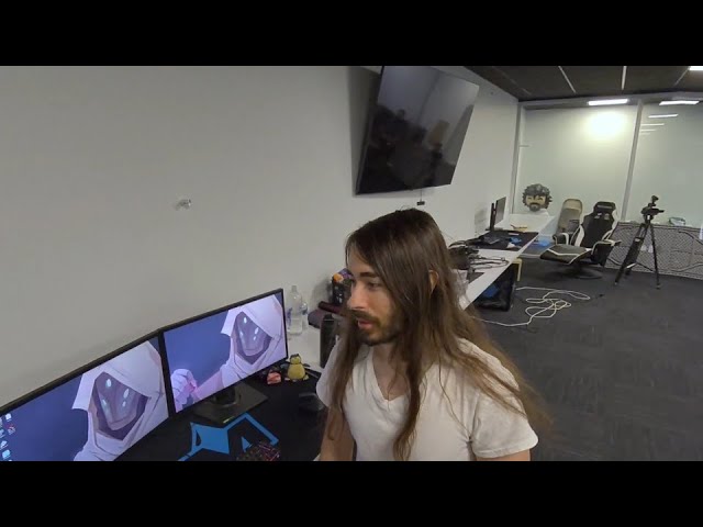 I’m Very Short and Bad At VR