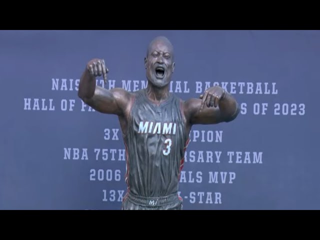 Statue Situation is Crazy