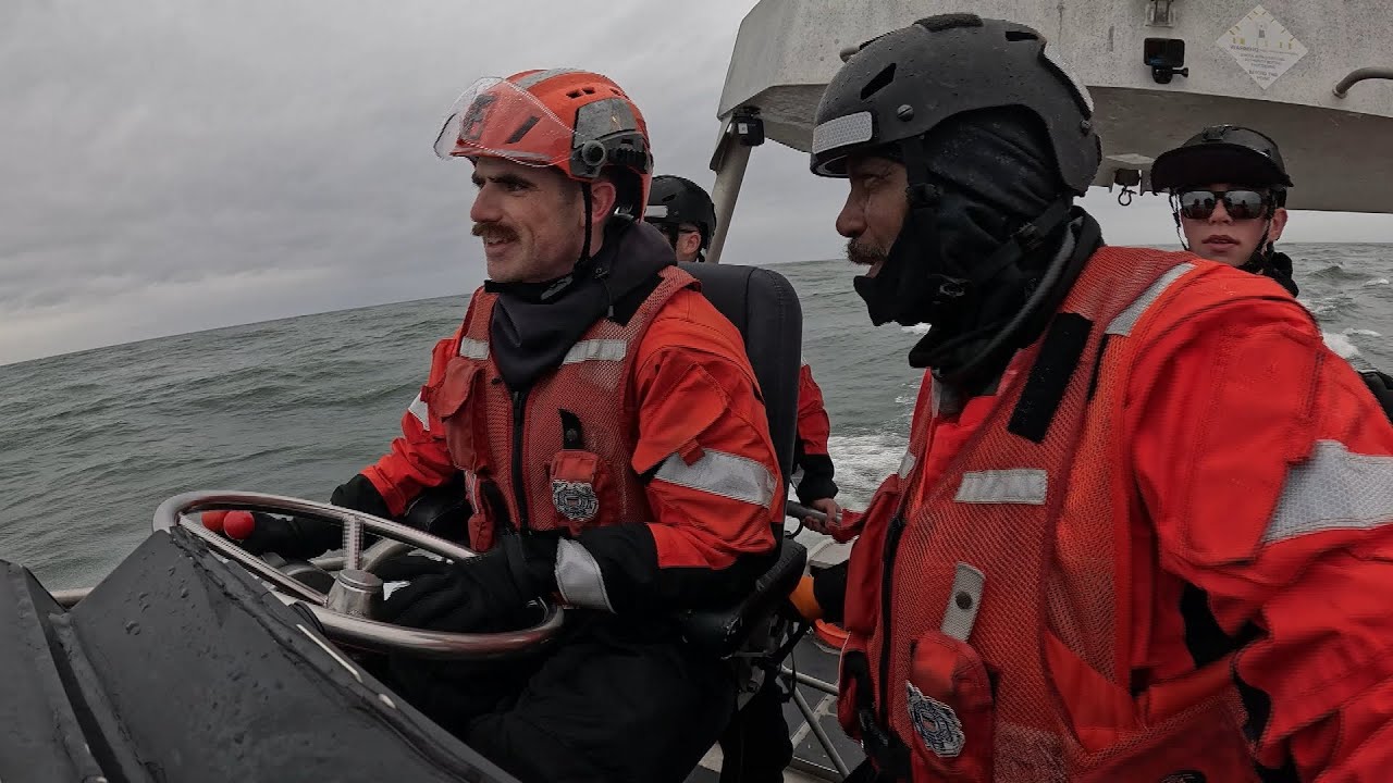 Surfmen | Sunday on 60 Minutes