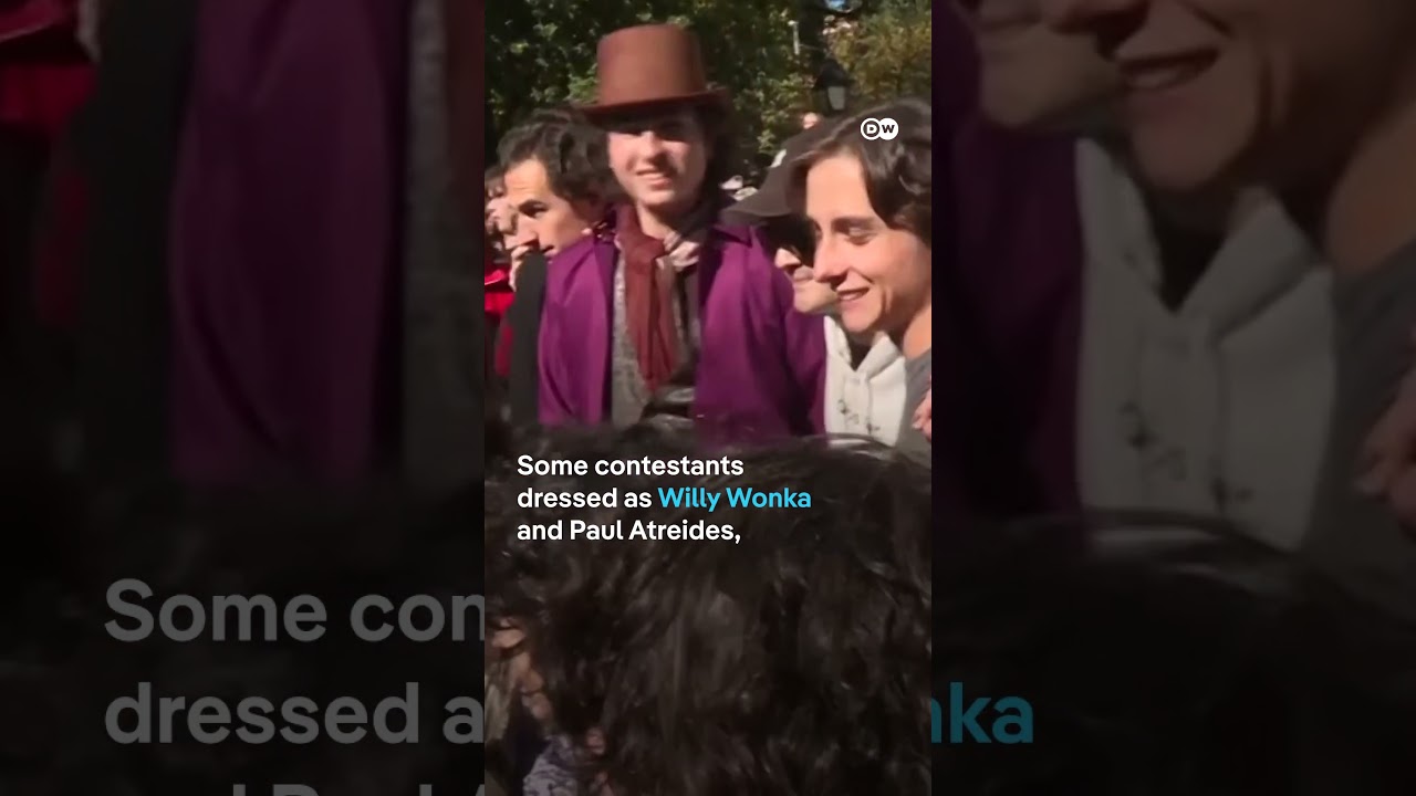 Timothee Chalamet surprised fans by crashing his own look-alike contest in New York | DW News