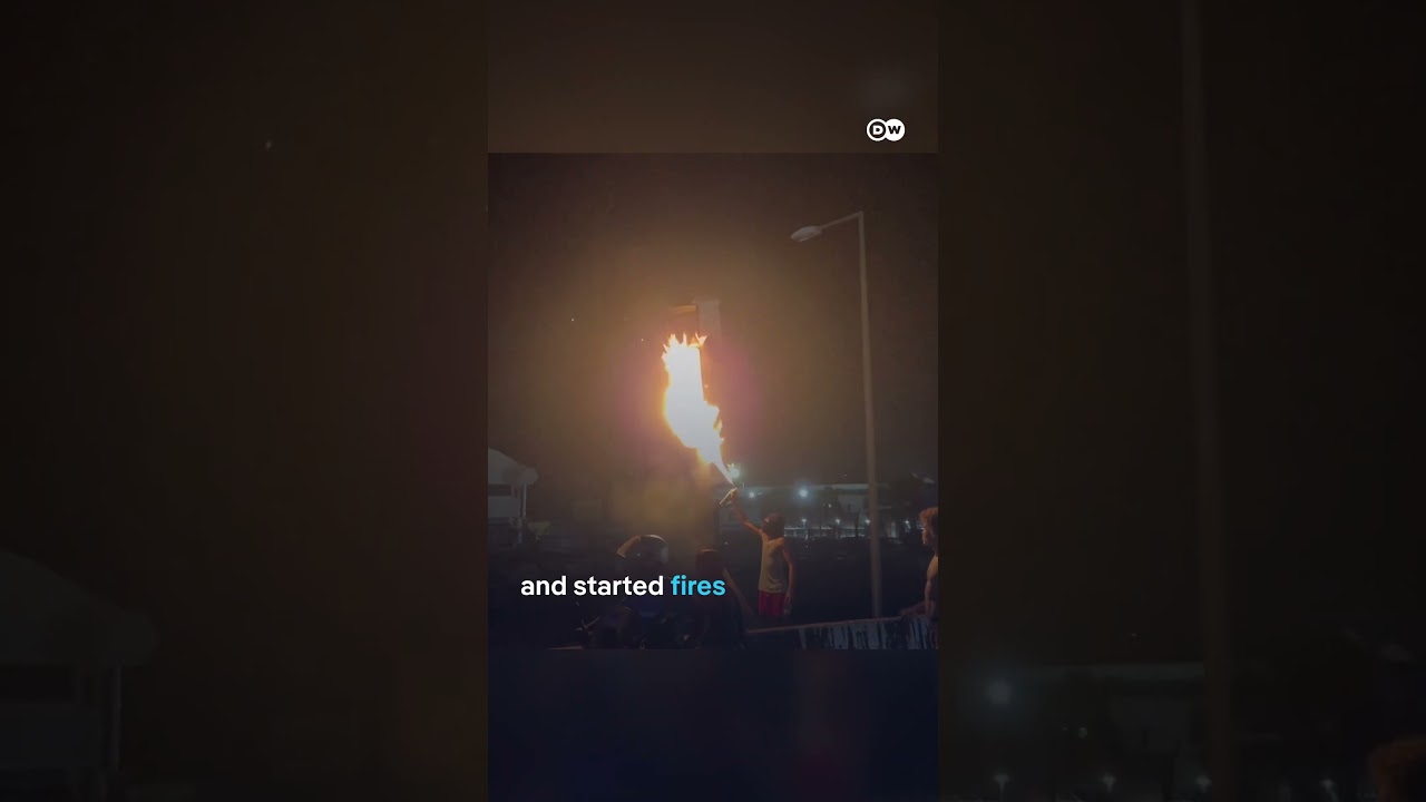 Violent protests erupt in Martinique over high cost of living | DW News