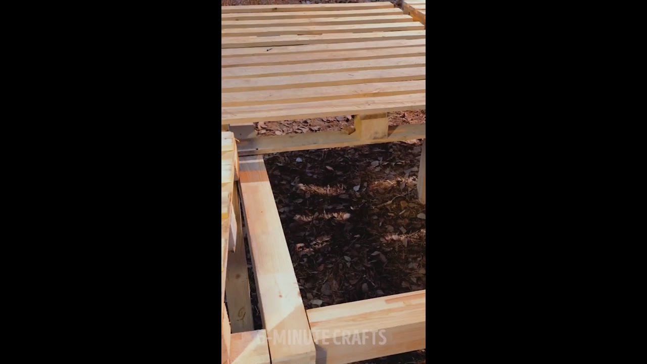 Childhood dream come true – Building a forest house from pallets!