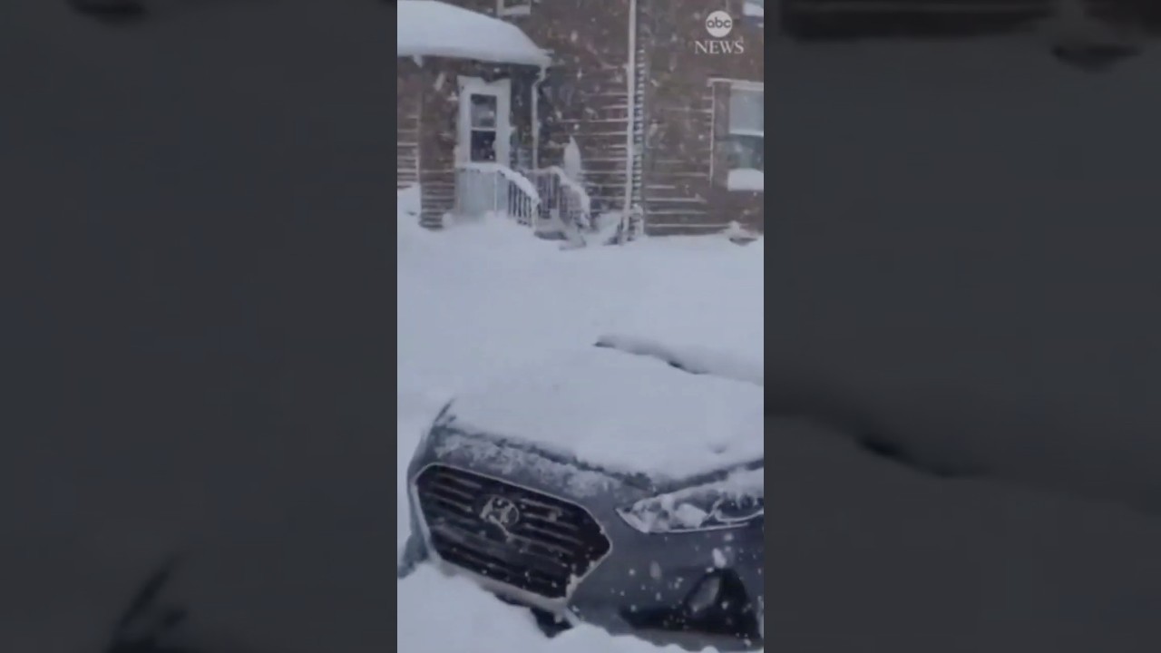 Major snowfall as travelers head home