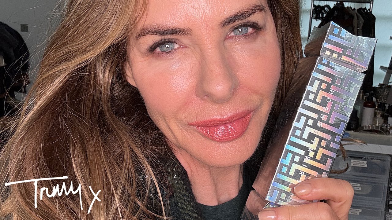 My Everyday Chic Makeup | Beauty Tips | Trinny