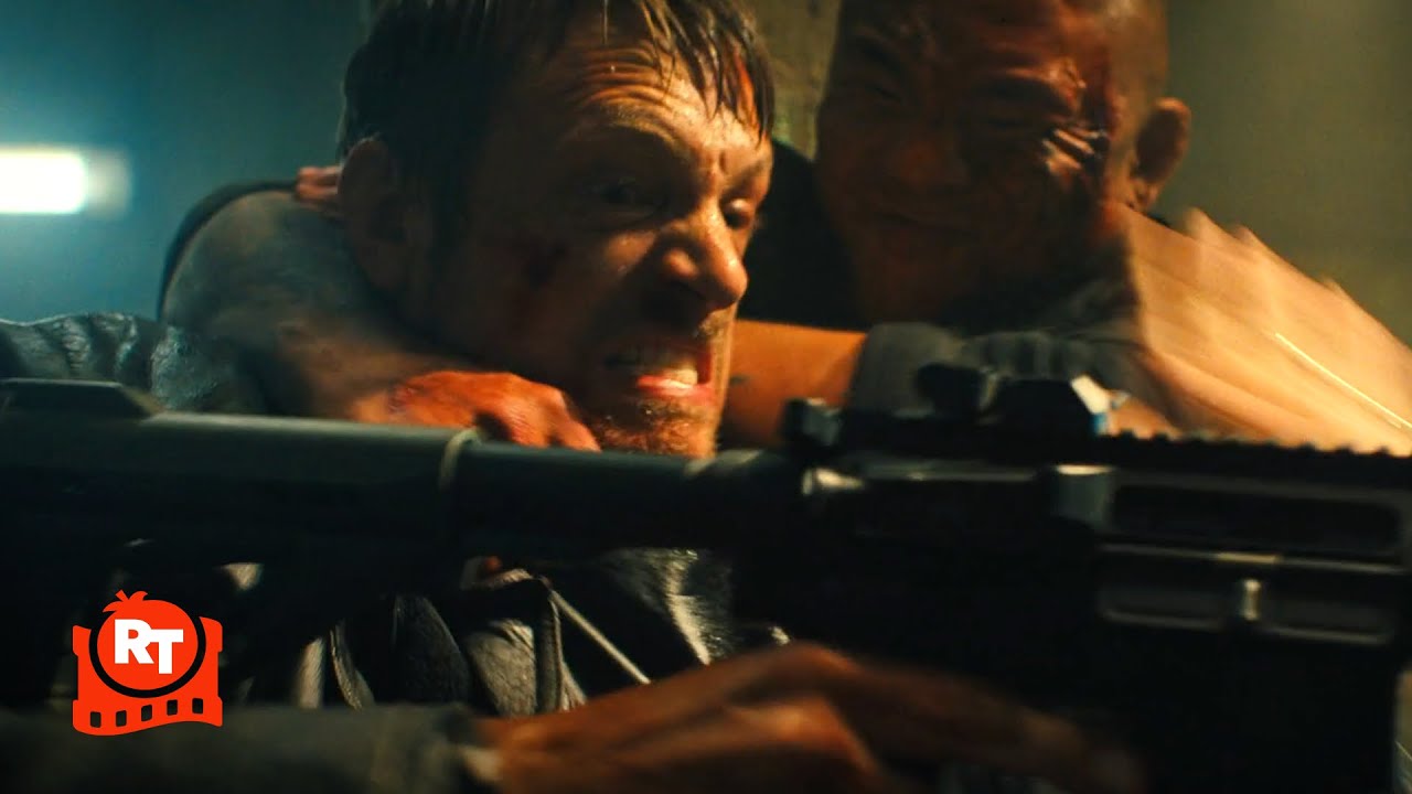 Silent Night (2023) – Joel Kinnaman + John Woo = EPIC BLOODY FIGHT Scene | Movieclips