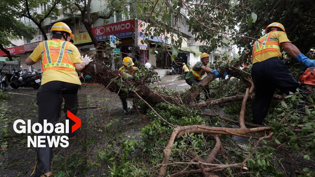 Typhoon Kong-rey: Tropical storm batters Shanghai after killing 2 in Taiwan