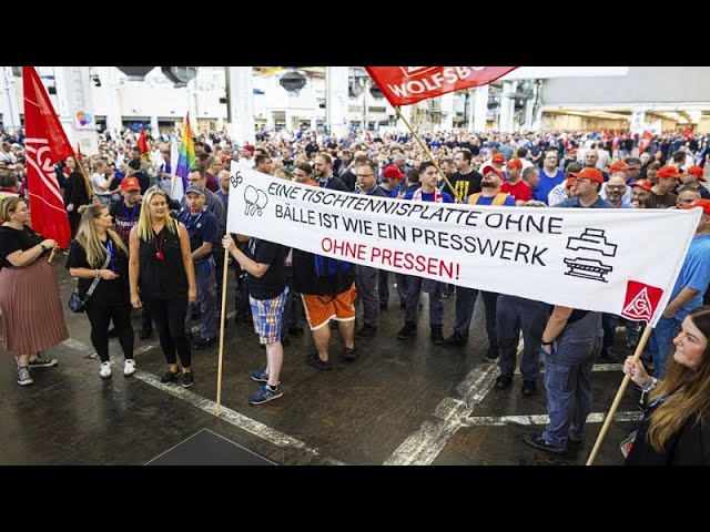 Volkswagen workers’ union threatens to shut down production plants in strike after talks collapse