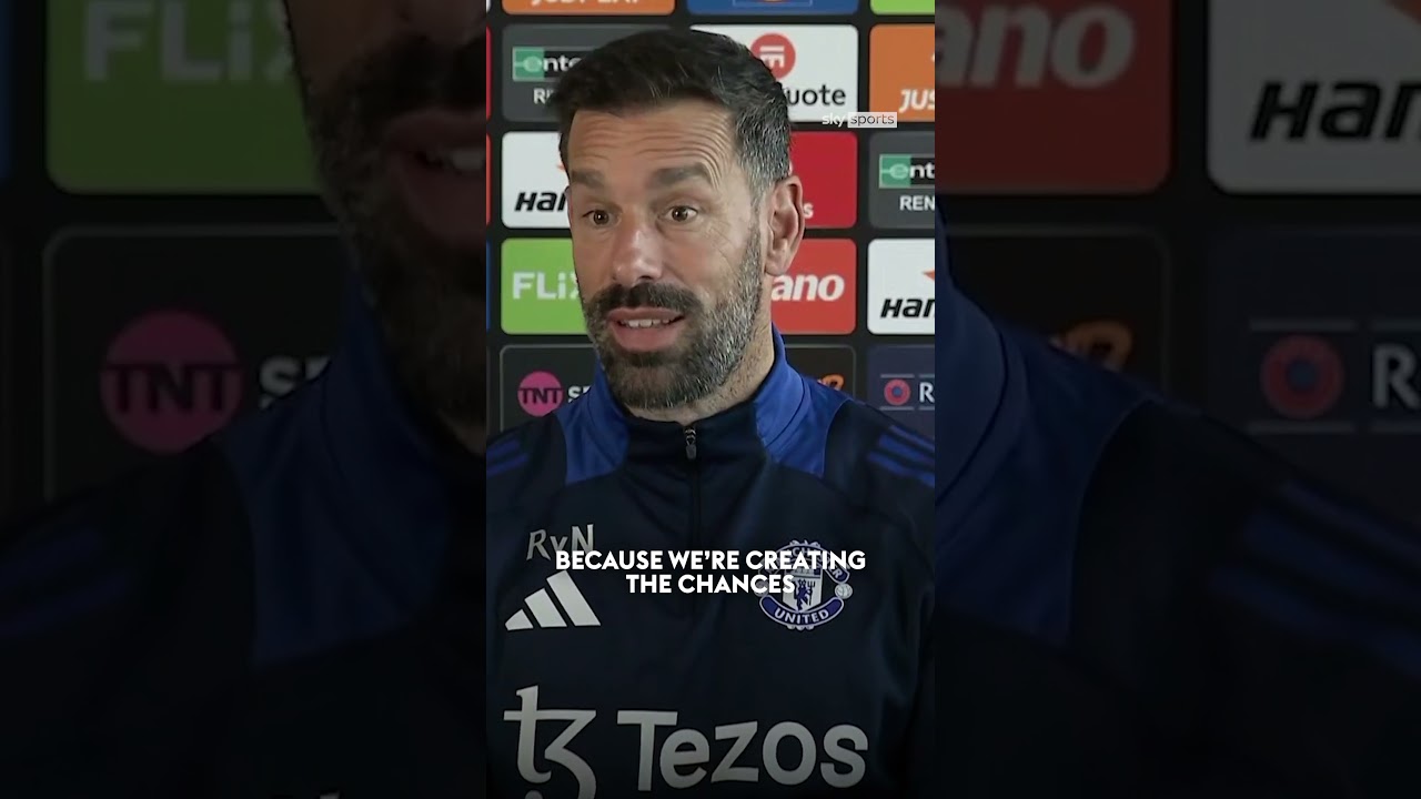“We’re creating the chances” ⚽️ | Ruud van Nistelrooy on Manchester United’s lack of goals #shorts