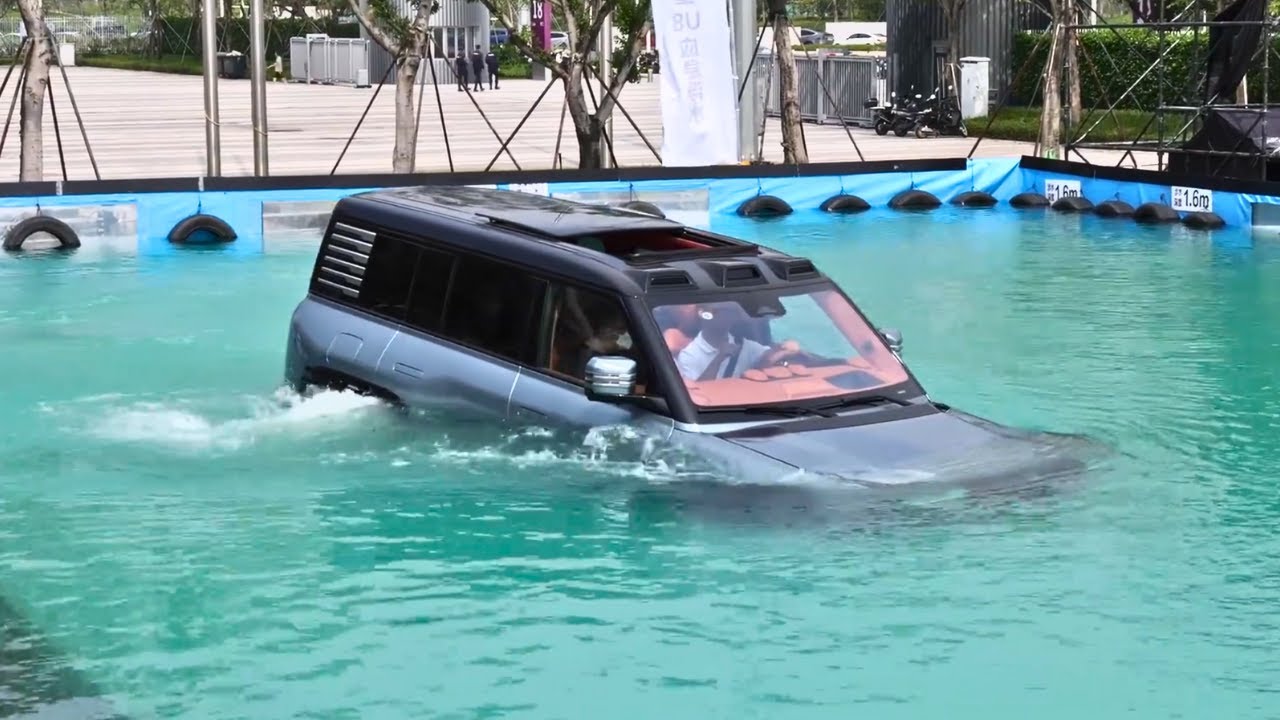 2024 BYD Yangwang U8 Emergency Floating Demonstration