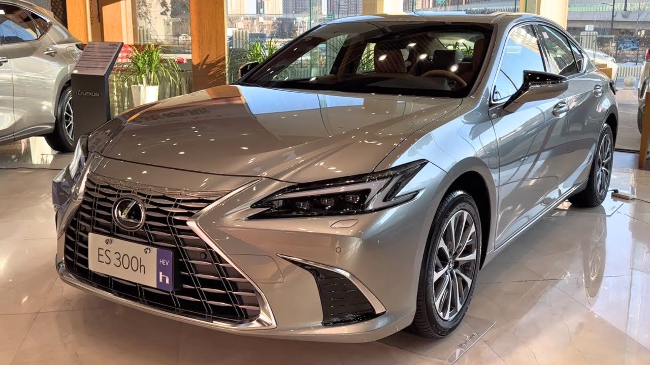 2025 Lexus ES 300h in-depth Walkaround