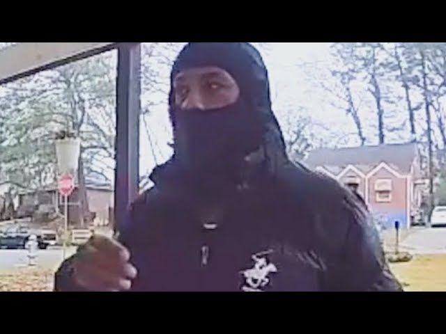 Burglar caught kicking door in on camera | FOX 5 News