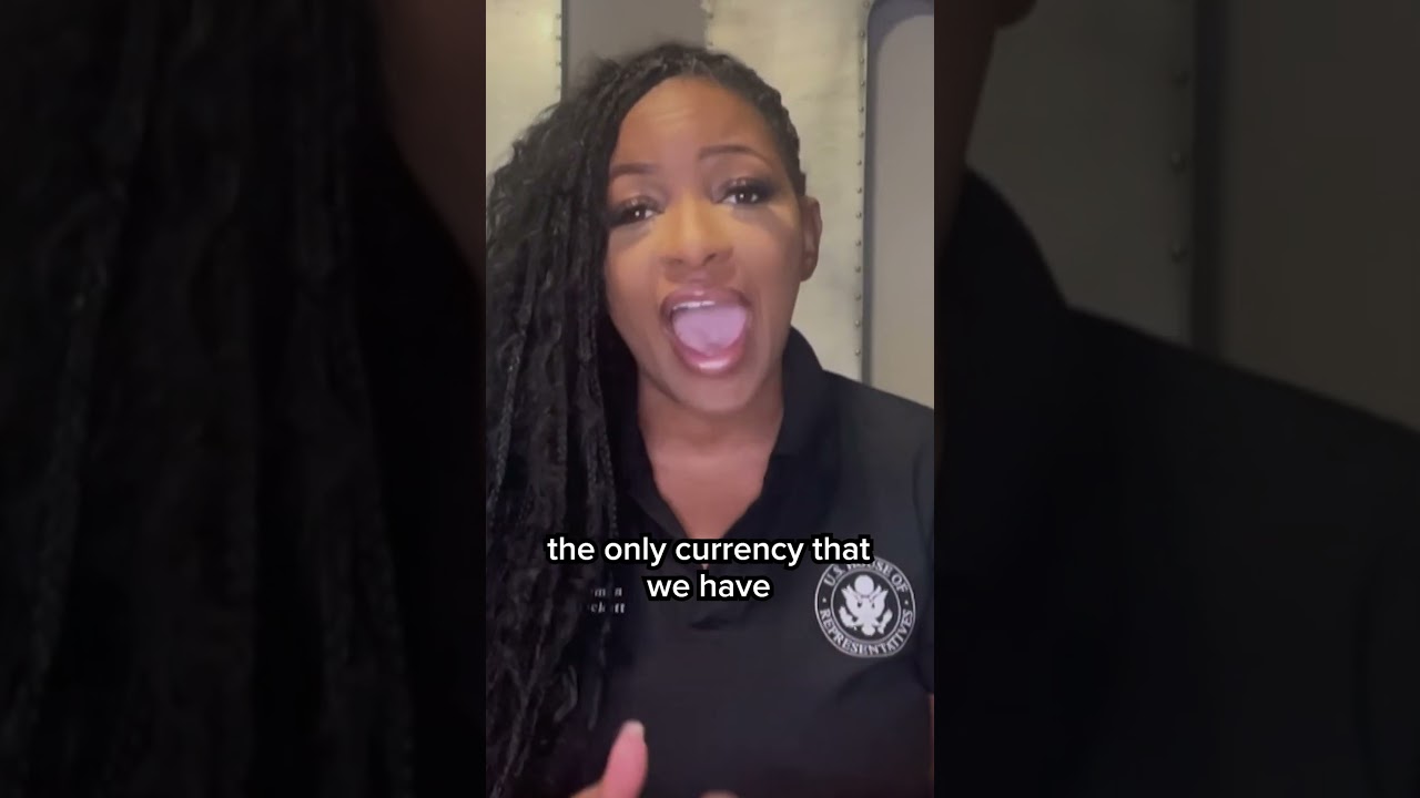 Crockett to Speaker Johnson: Expect no favors from House Democrats