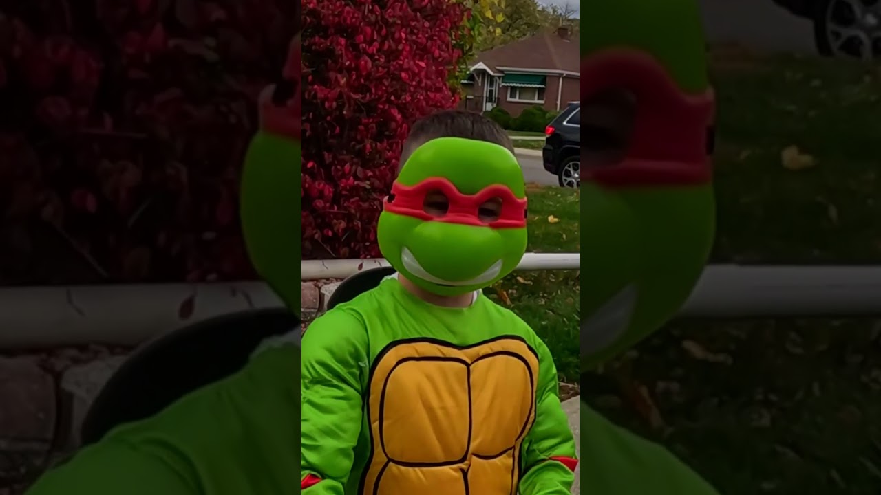 I gave out entire boxes of candy for Halloween 🥺❤️