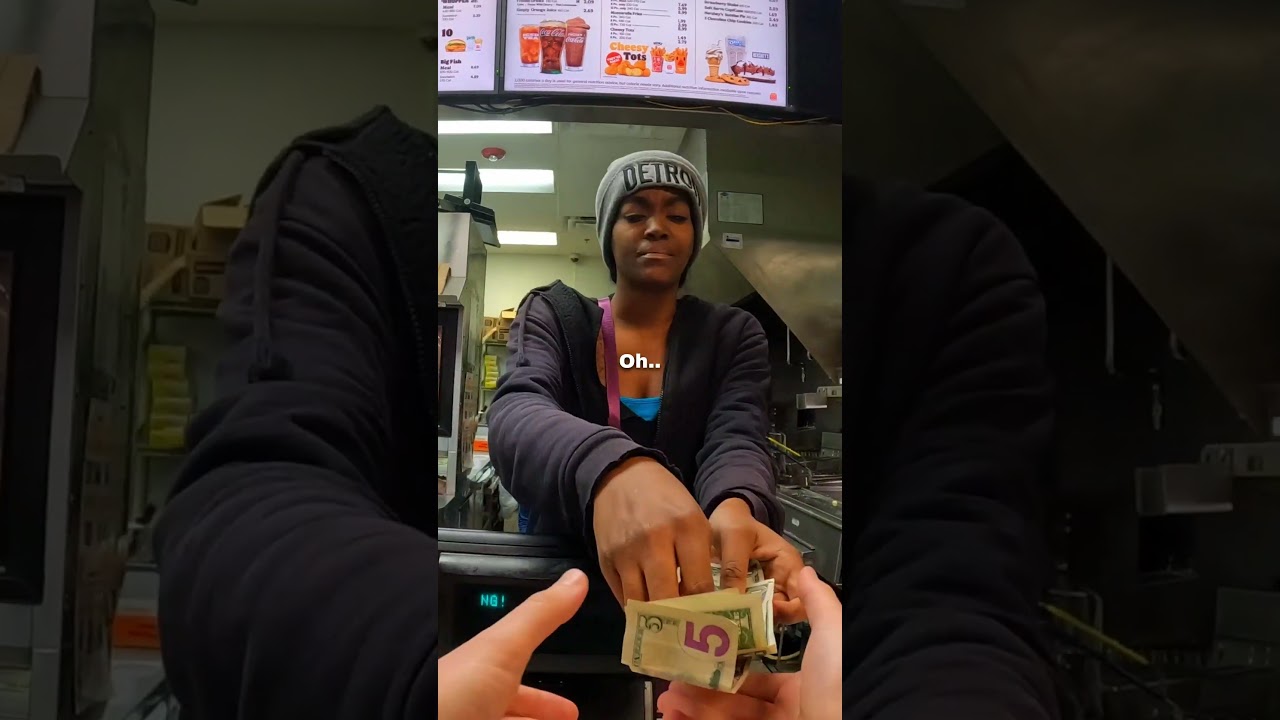 I tried to buy a burger with 1,000 pickles! 🥺❤️