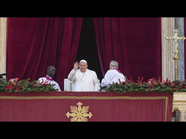 Pope Francis on Christmas Day urges ‘to silence the sound of arms’