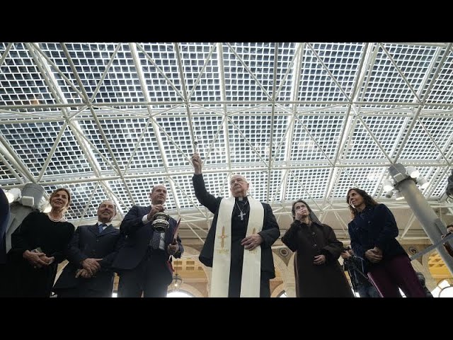 Vatican unveils photovoltaic roof as part of Pope’s pledge to move to green energy