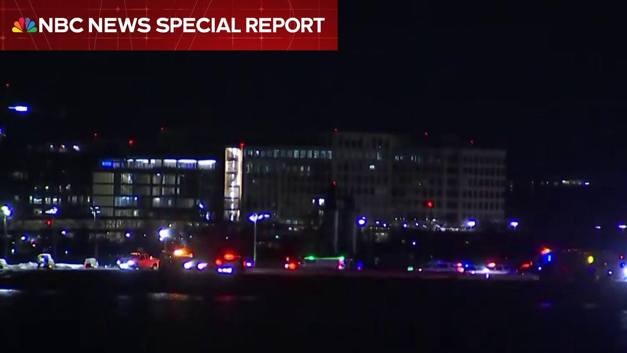 BREAKING: American Airlines flight collides with helicopter in Washington, D.C.