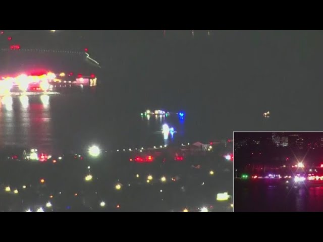 DCA crash: 3 soldiers aboard Army Black Hawk | FOX 5 News