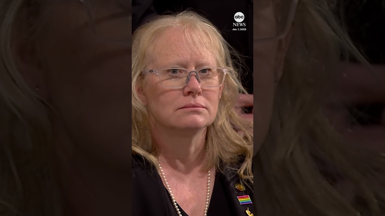 Jimmy Carter’s casket is carried into Capitol Rotunda