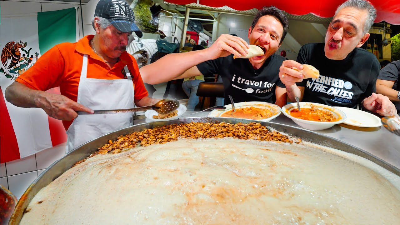 Mexican Street Food!! 🇲🇽 INSANE BUBBLE BATH TACOS in Guadalajara, Mexico!! 🌮