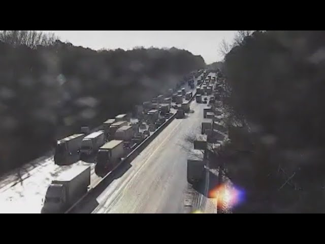 Mom, 3 kids stranded on I-75 without diapers, food | FOX 5 News