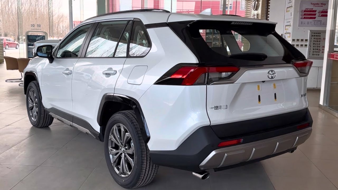 New 2024 Toyota RAV4 in-depth Walkaround