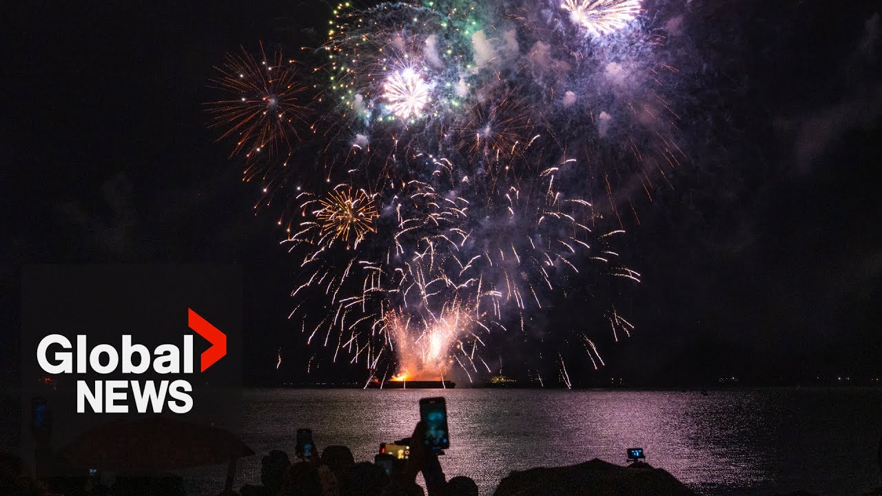 New Year’s 2025: Toronto puts on vibrant fireworks display over waterfront