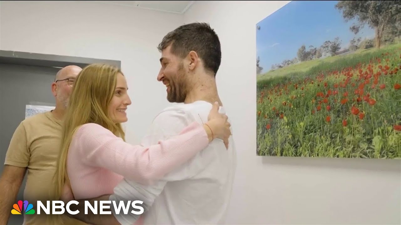 American Israeli hostage Sagui Dekel-Chen reunites with his family