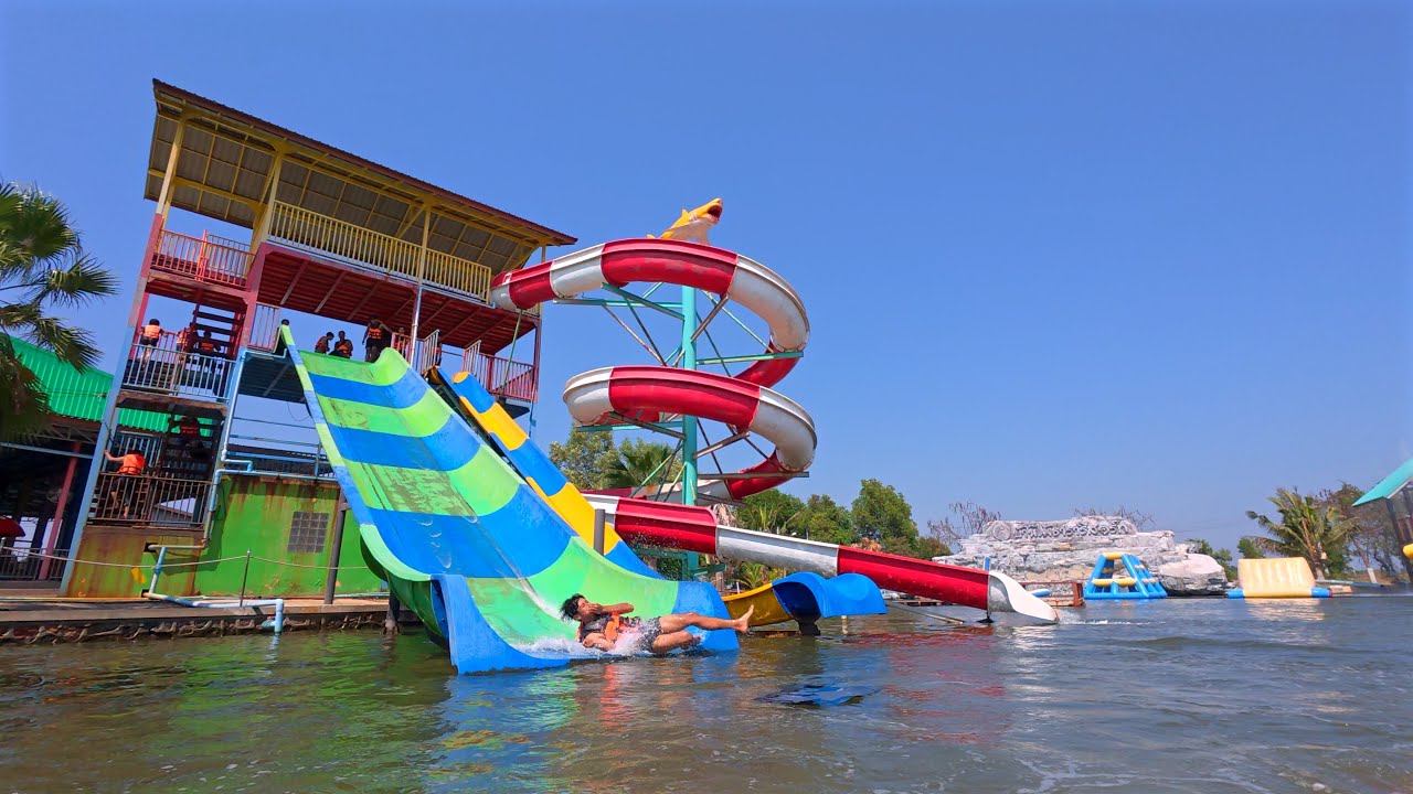 Big Green Water Slide at Khlong Khon Water Park 🇹🇭